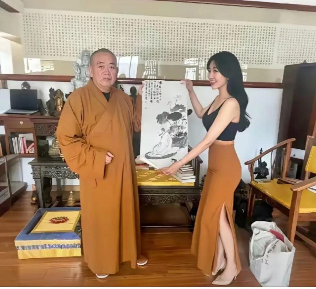 释永信，看长相看眼神，怎么都是一个老实巴交的人。