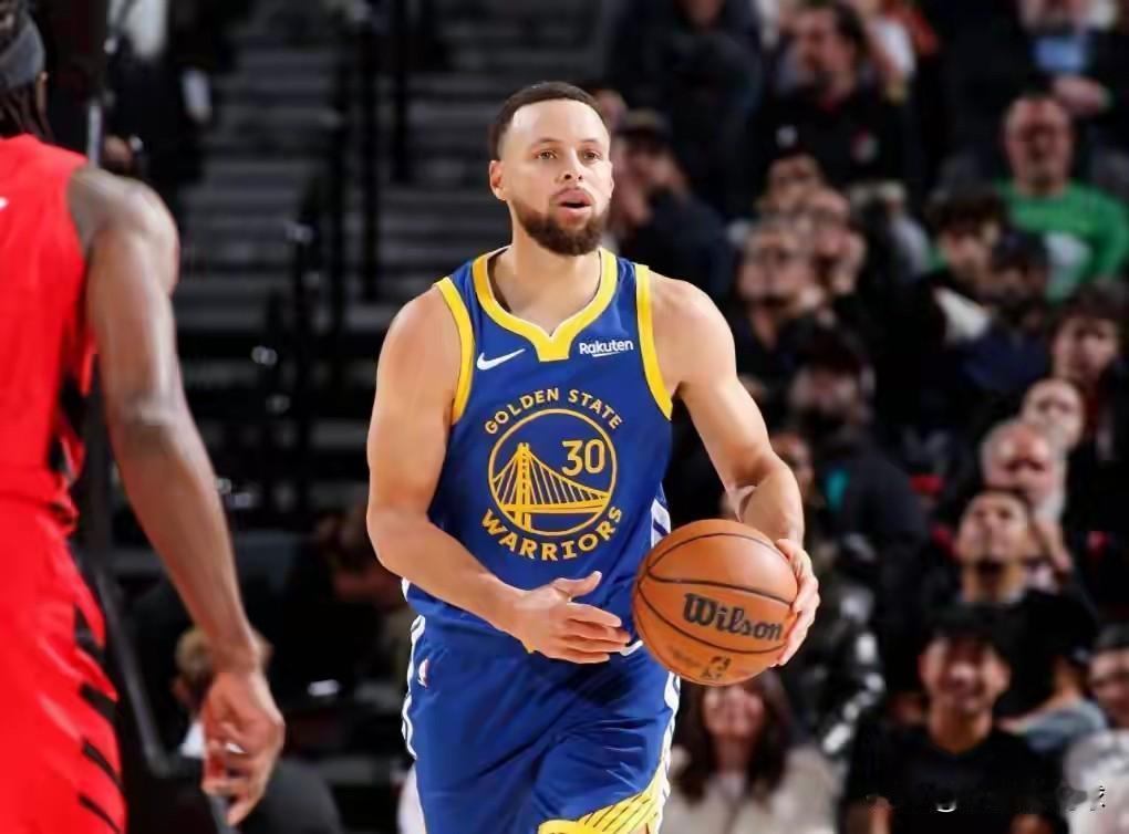 12月17日，勇士队终于传来2条新的消息:一、霍福德伤愈重返训练场。此前因为