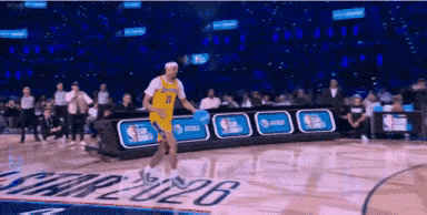 NBA这届扣篮大赛，真敷衍。湖人悍将海斯参赛，只是没想到会以这么平淡无奇的扣篮