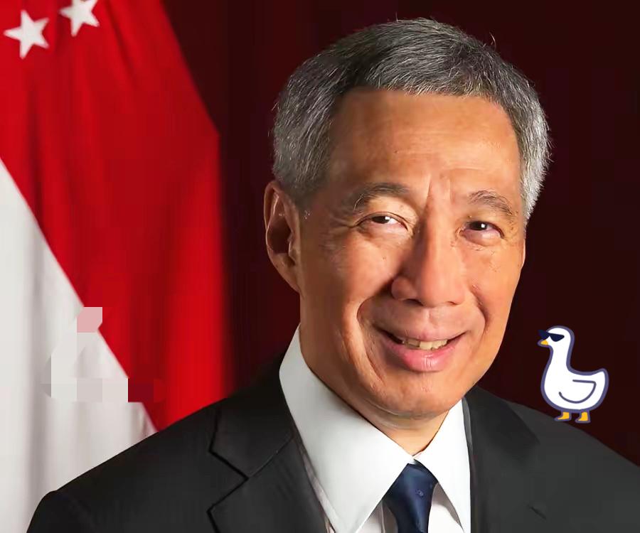 一名新加坡人在社交网站发文：“虽然我们有些人还说汉语，过春节。但是这样的人越来越