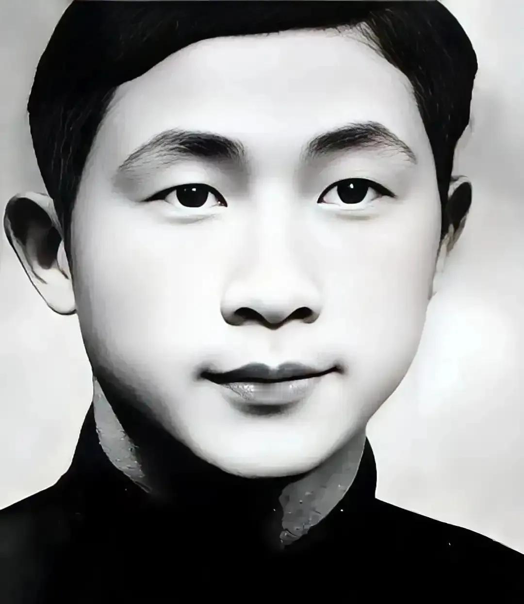 一个交通员，被抓了，没扛住酷刑，全招了。时间和地点，一字不落。特务们乐疯了，以为