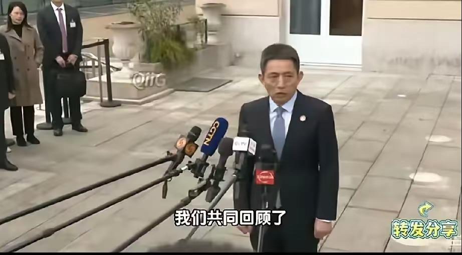 真的太提气了！外国记者用英语icon提问，咱们部长直接用中文原声回答，不翻