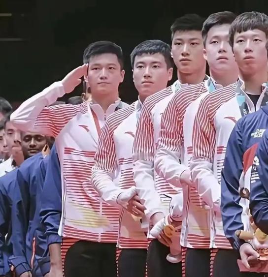 有人质疑：樊振东没有参加2026亚运会，为何出现在宣传海报，还是C位？那是因为
