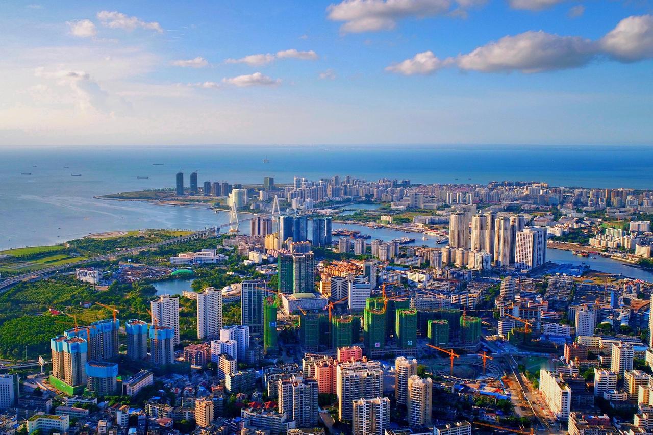 2025年1月，海口房价均价14360元；2025年2月，海口房价均价1447