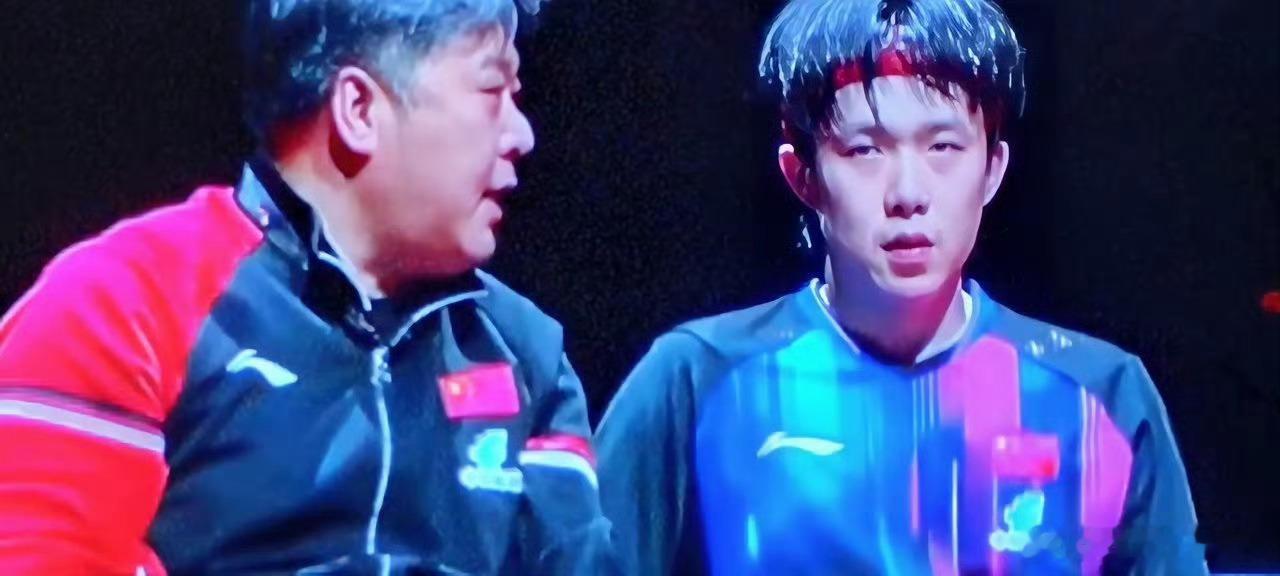 央视转播王楚钦比赛有几个没想到！暂停时教练怎么坐在座位上？央视解说黄子忠太啰嗦，