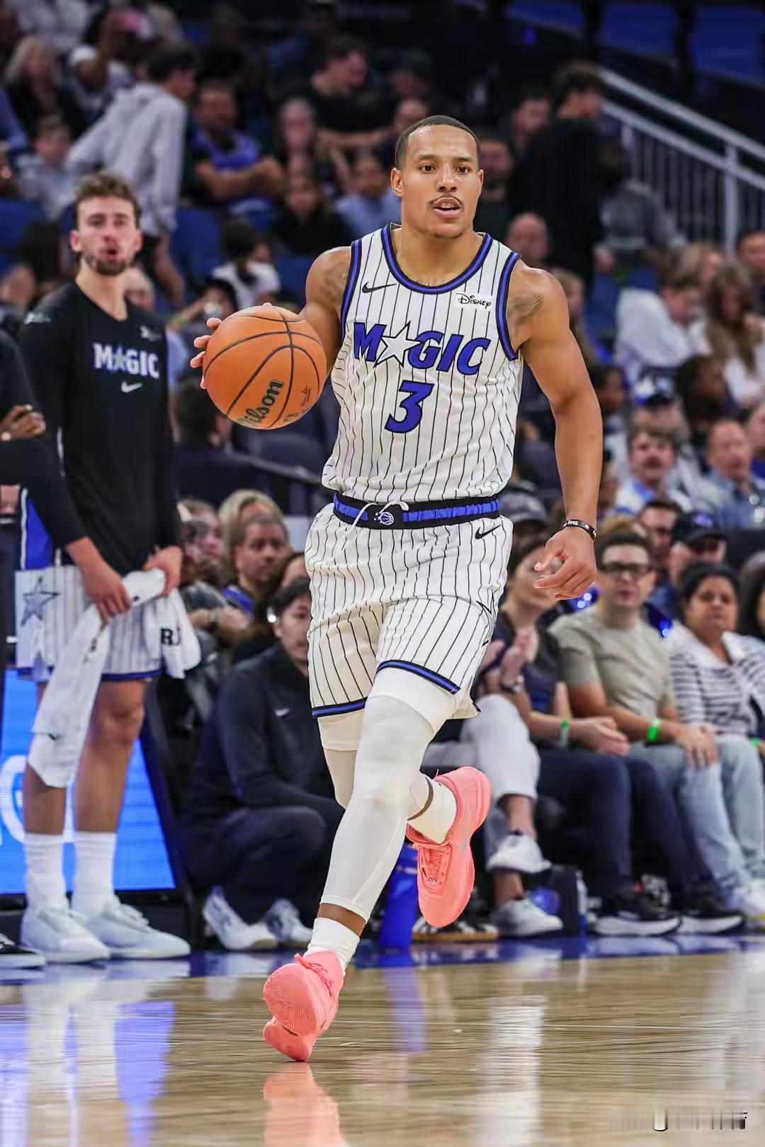 贝恩打不出在灰熊状态，魔术很难击败火箭本赛季，贝恩在魔术表现欠佳，似乎有点水土