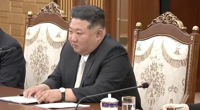 成了，朝鲜给承诺了！当地时间6月8日，朝鲜最高领导人金正恩在平壤与中方会谈时明确