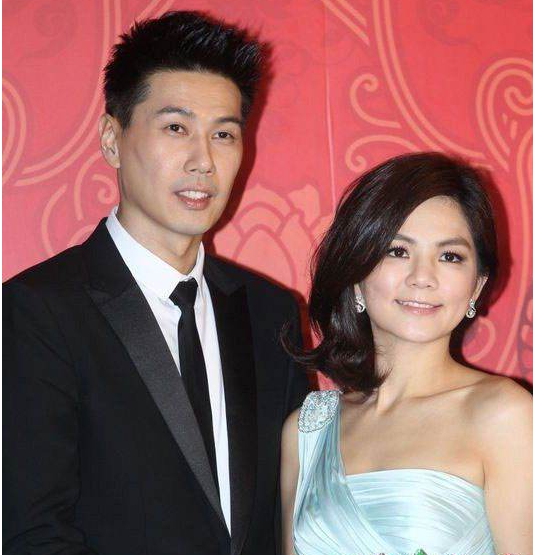 e成员陈嘉桦与马来西亚富商赖斯翔在台北举行婚礼,赖斯翔出生于1976年