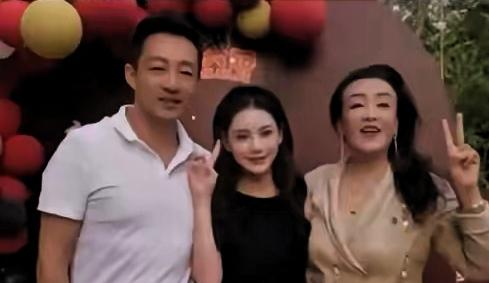 新型婆媳关系探讨，张兰放手的智慧之处马筱梅说要直播赚奶粉钱，在台湾坐月子期间，