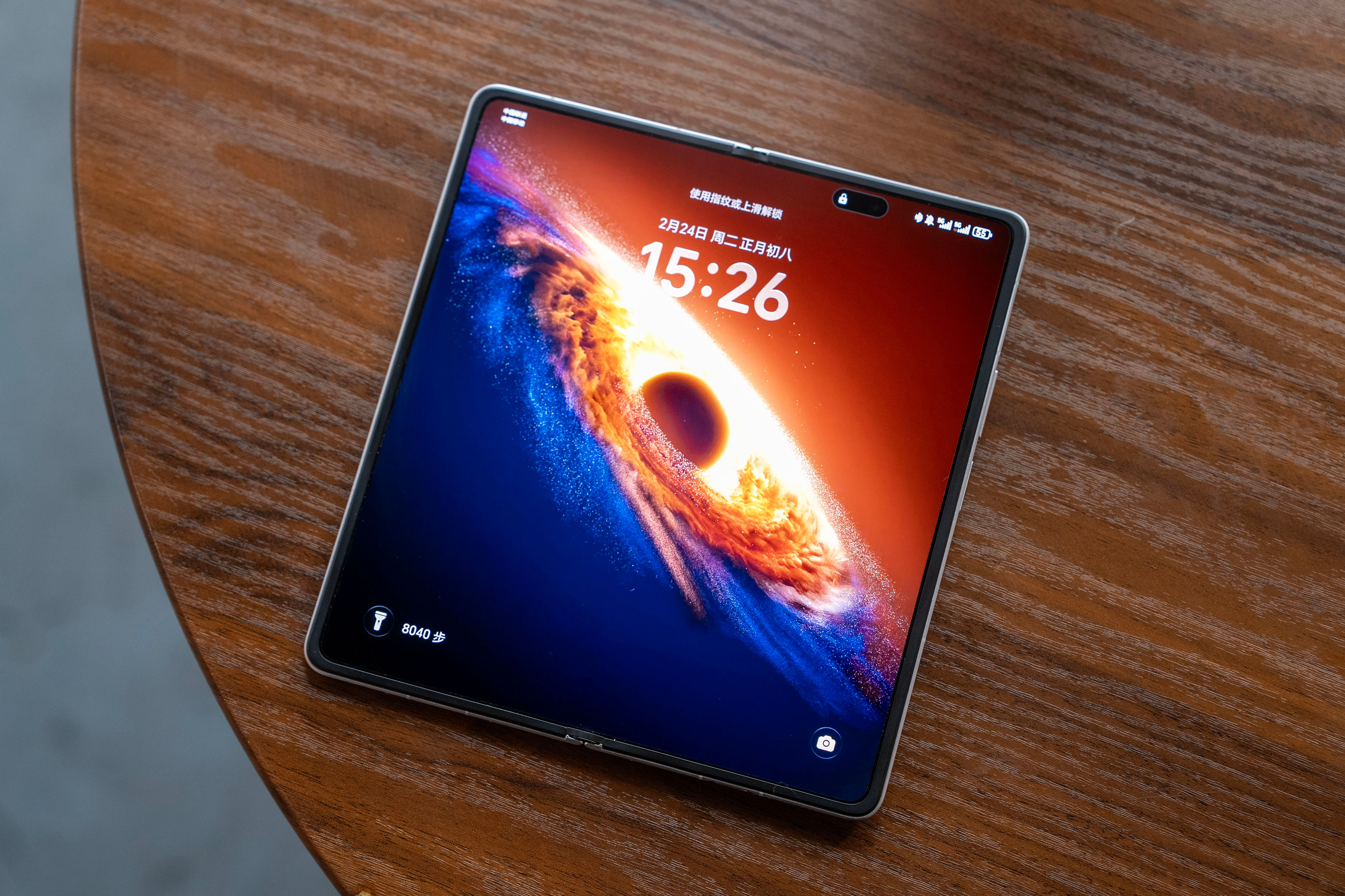 荣耀MagicV6雪域白九图流来了，这代屏幕清晰度高了不少，并且质感跟上代比更