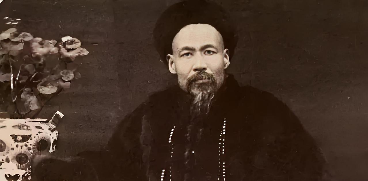 1870年2月14日，湘军悍将刘松山在攻打马化龙老巢金积堡的战役中不幸阵亡，死前