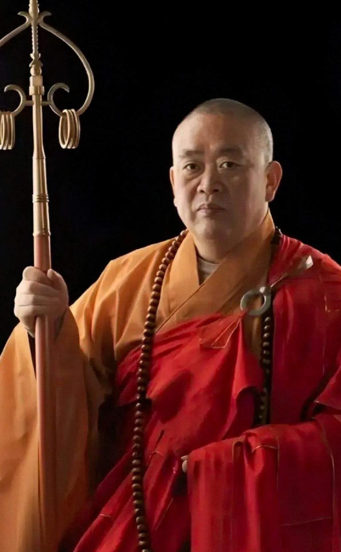 尘埃落定，大和尚释永信今天正式被逮捕了。他犯了三项罪1、涉嫌职务侵占罪2