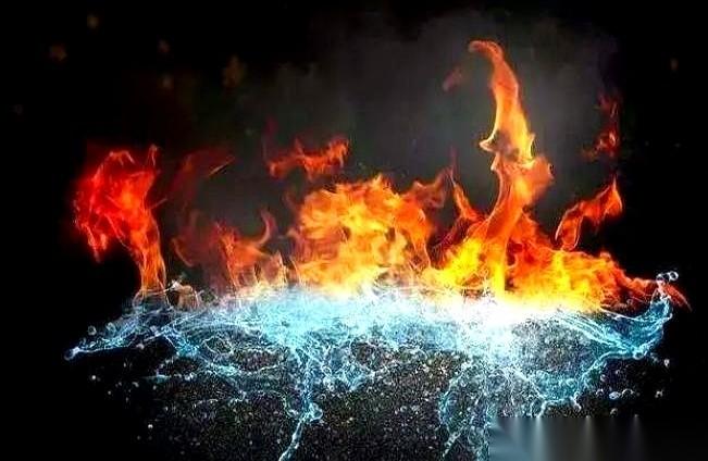 嘴里烧着火，脚下踩着冰。上半身是夏天，下半身是冬天。你是不是也这样？我跟你