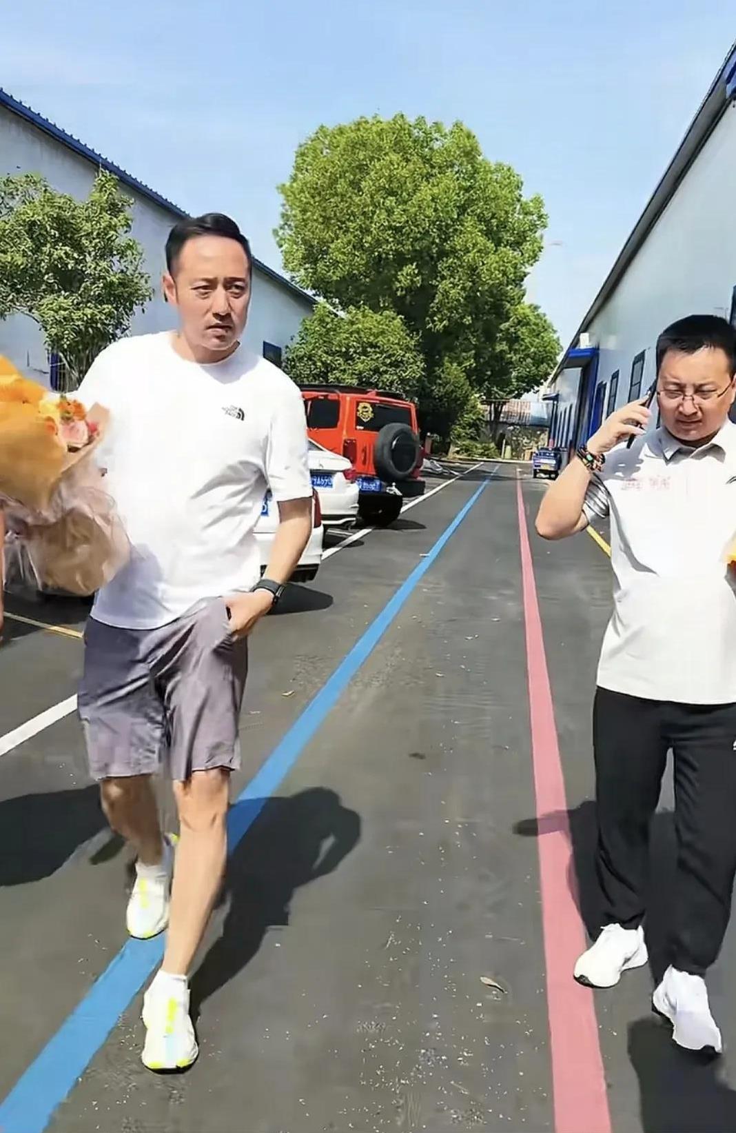 宏远俱乐部副总、广东三队主教练抵达驻马店，马不停蹄幵启集训选拨模式！5月16日