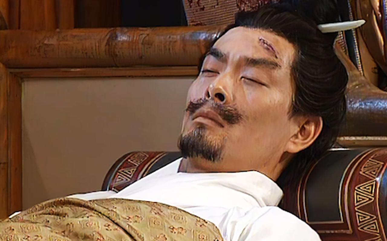 孙策明明有儿子，但为何把权位传给了孙权？ 从当时的局势来看，“主少国疑”是一
