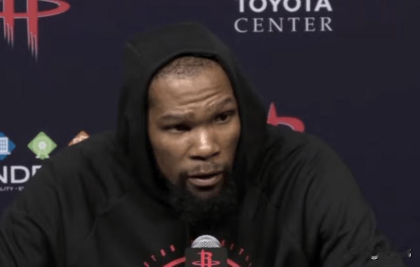 赢得对手最大的认可！米切尔谈杜兰特：“KD快38岁了。”“但是他依旧是那