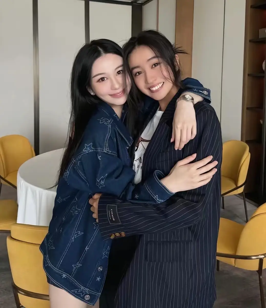 邱淑贞工藤静香带女儿聚餐沈月与koki拥抱画面养眼