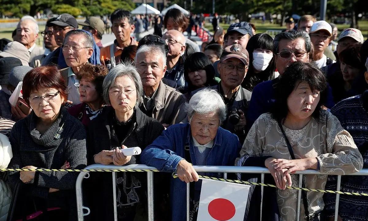 也许用不了多久，日本会成为本世纪第一个从发达经济体跌回发展中经济体的国家，这种论