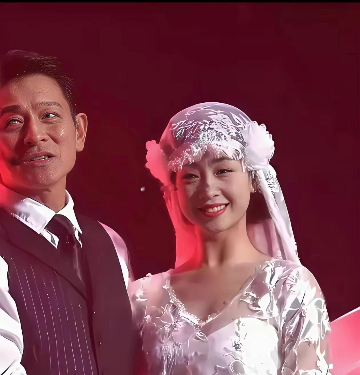 16岁的赖文慧为刘德华伴舞25年，现在41岁的她一直没结婚，有一次记者追问赖文慧