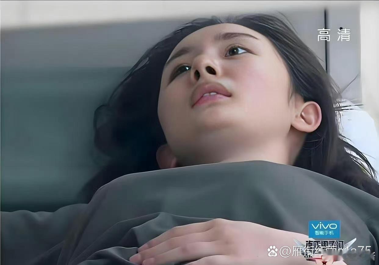 被这个视角的杨幂惊艳到了，氛围感绝了！