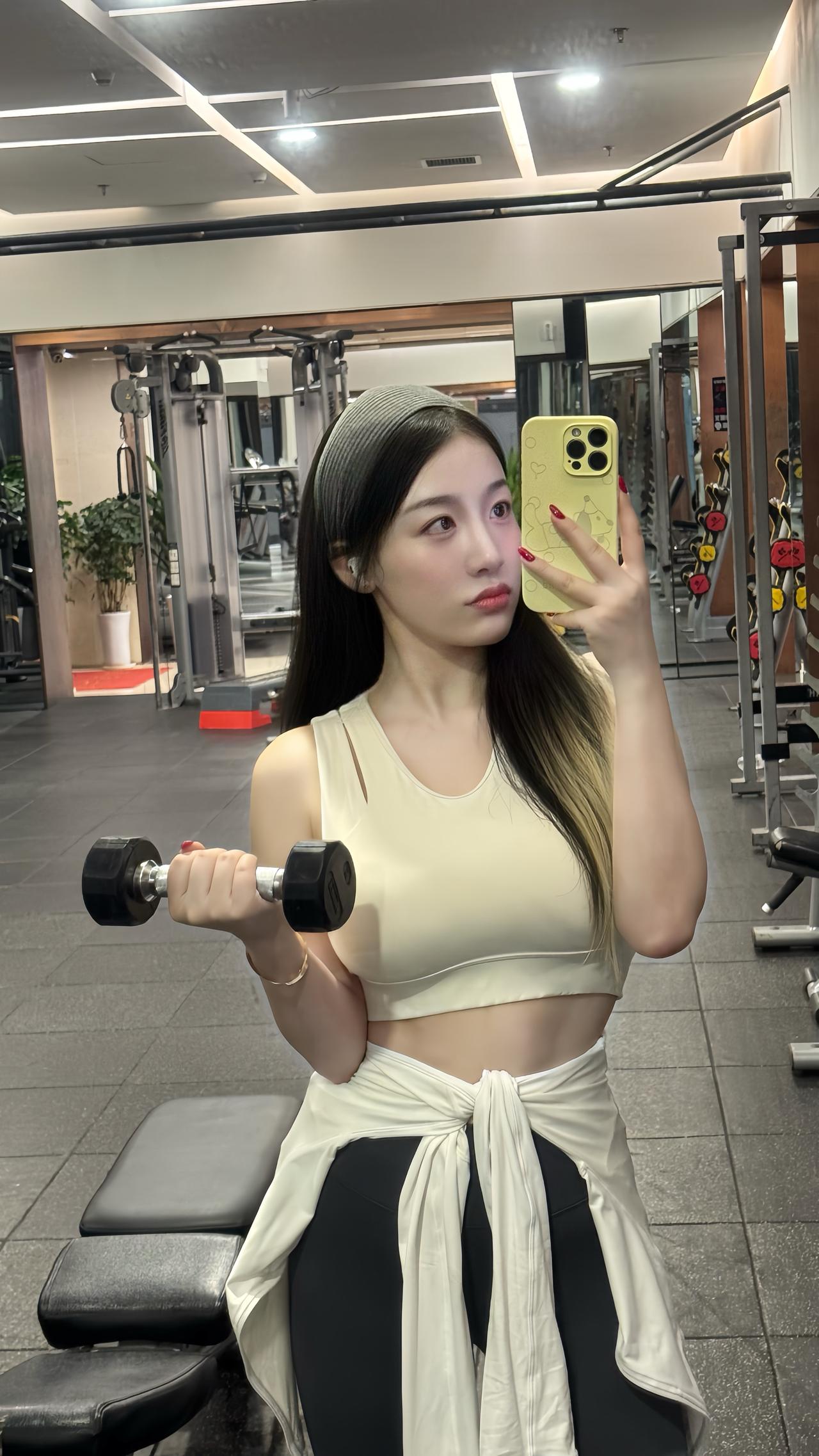 穿搭健身日常分享毫无训练痕迹白羊座