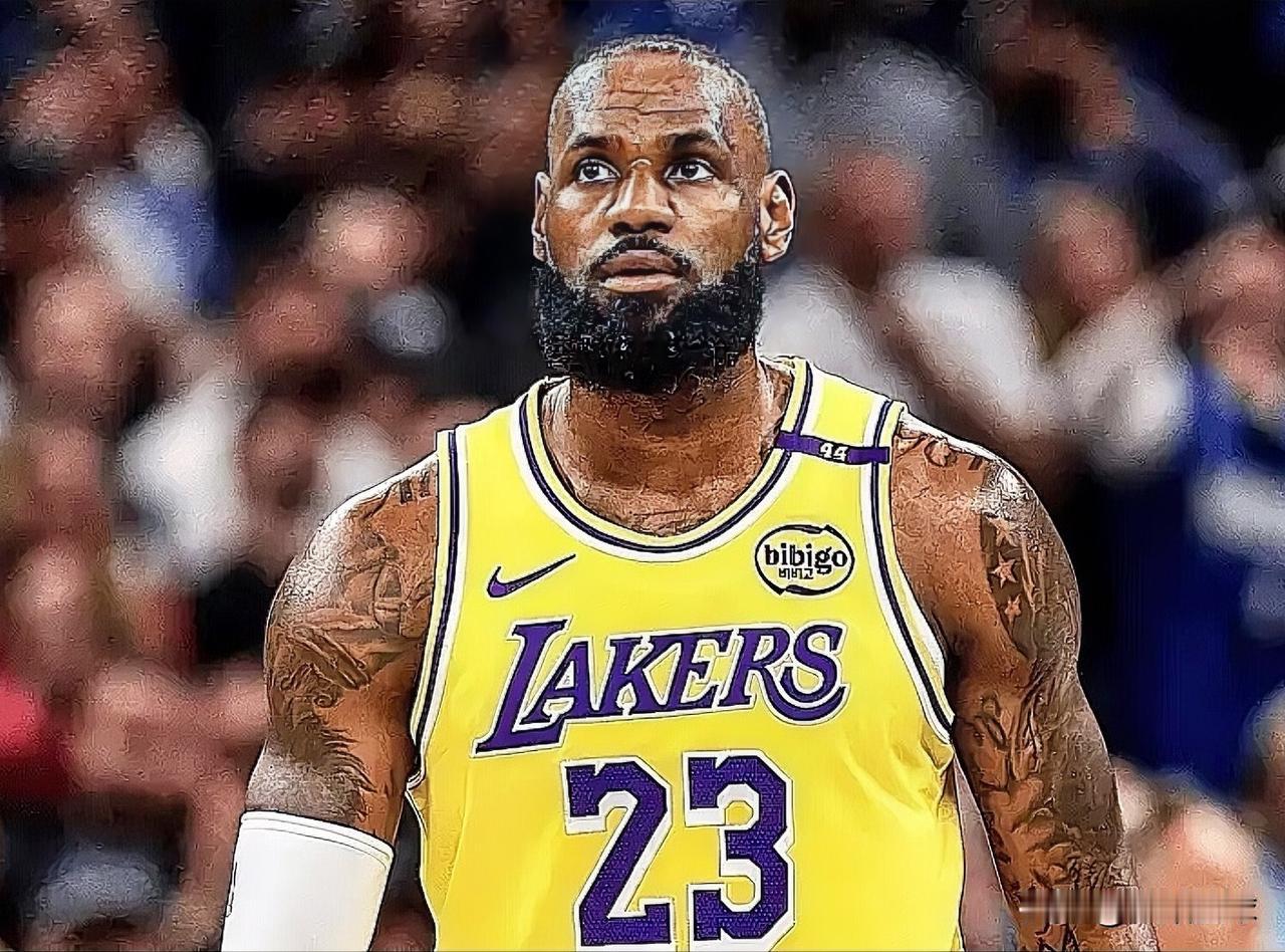 湖人损失一员大将！据美记Haynes报道，詹姆斯因左脚伤病管理将缺席今日对阵