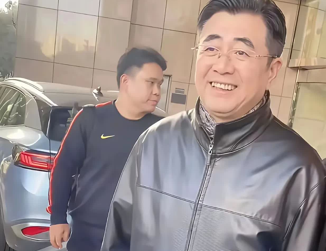 为了扭转国足的形象和挽回赞助商撤资，中国足协主席宋凯决定举办四国足球邀请赛，并公