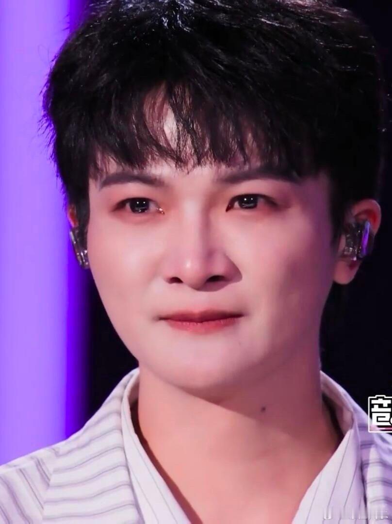 世界上最小的湖出现了🥺🤲深深是全世界哭得最好看的人～没有之一周深世界上最小