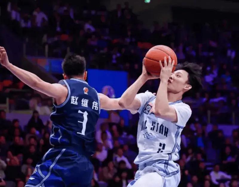 这哪是全明星mvp该说的话，简直是打脸了一众国内球员。全明星结束了，徐杰全场比