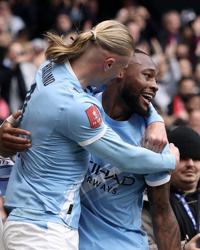 【队友们太棒啦】曼城4-0利物浦，哈兰德谈队友给自己的助攻：“我得跟安托万·塞梅