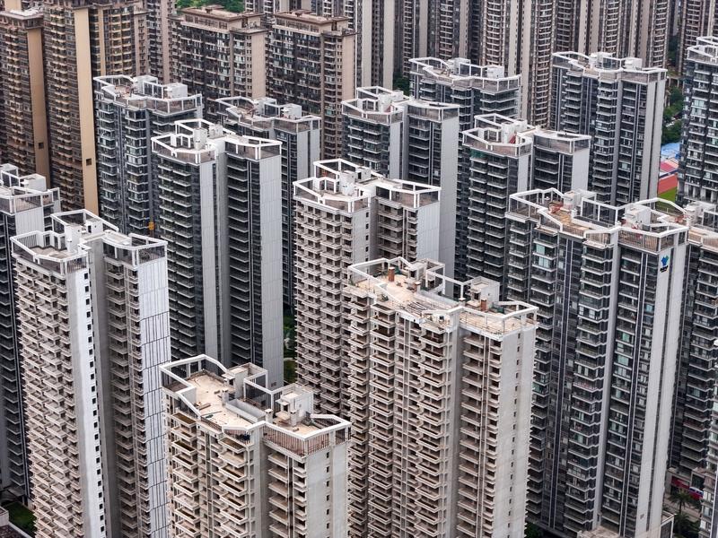 如果房价回到两千多，我大概率会买。就拿现在的楼市来说，压力可太大了。在重庆，大家