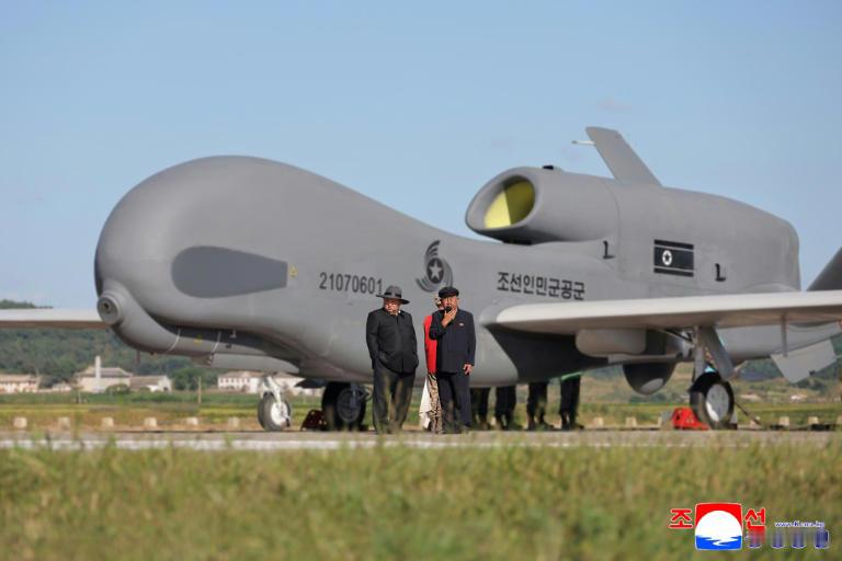 这图给我看懵了，兔子第一大美粉的地位不保​​​