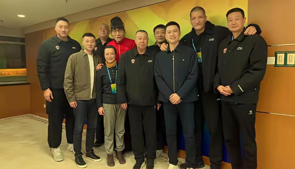 杨鸣或接任新疆队主教练！随着CBA空窗期到来，辽宁队和新疆队两个难兄难弟，或许