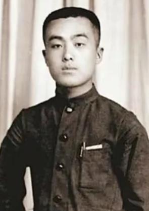 民国时期，穷人季嗣廉中了彩票，他迫不及待地休了不生孩子的妻子，这位妻子当时已经身