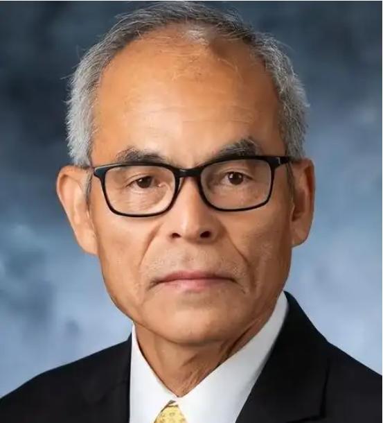 在日本有一个“顶级打工人”中村修二，他发明蓝光LED，并因此获得诺贝尔奖，他所在