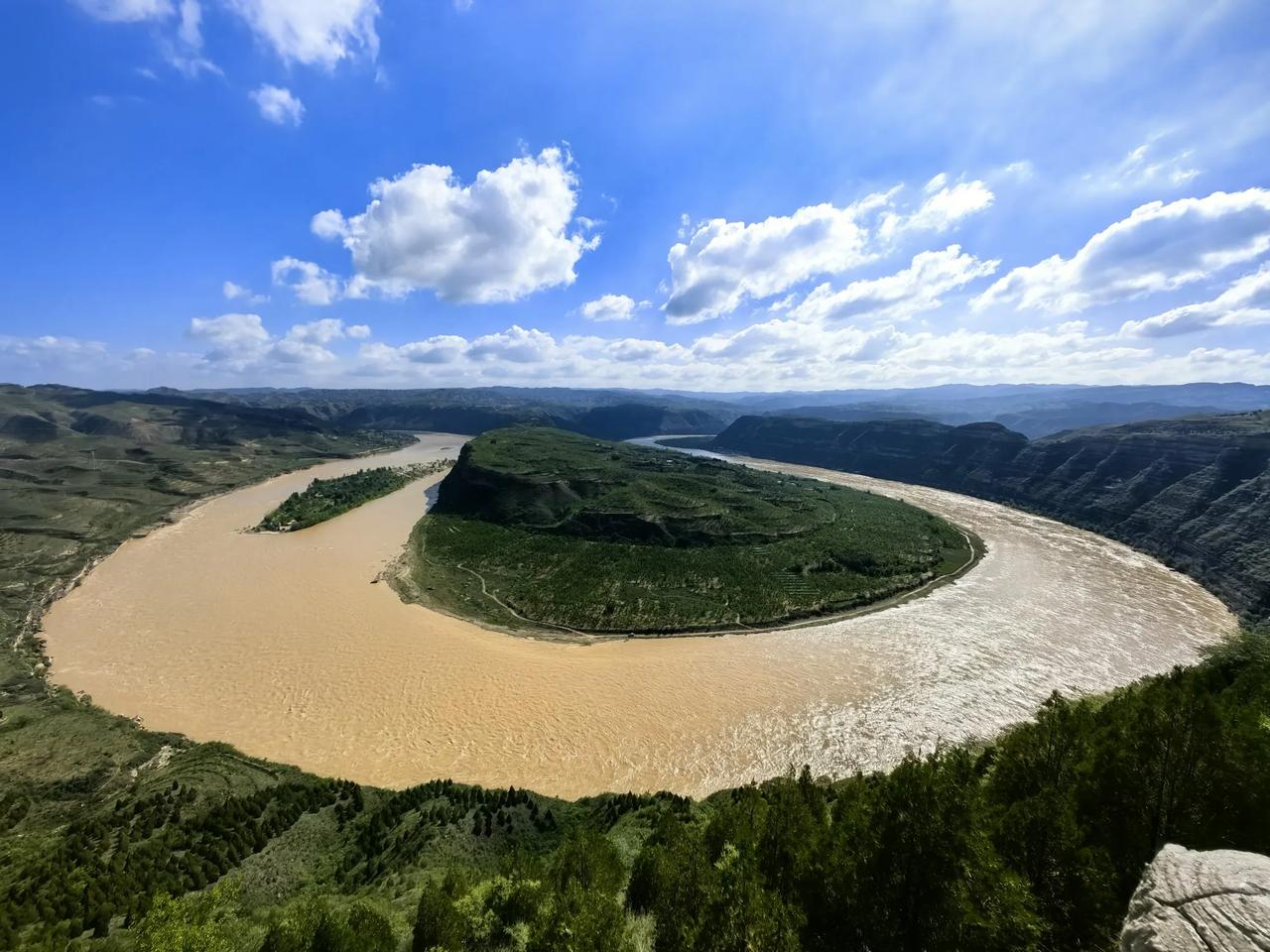 避暑旅游第五站：乾坤湾赏湾。今天游览乾坤湾风景区，从游客中心到乾坤湾主景区12