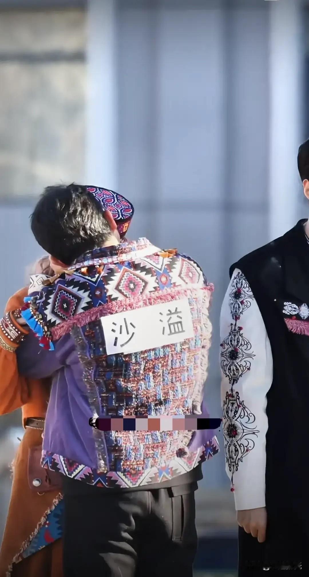 11月13日，47岁的沙溢，冲上热搜，这一次，不是因为老婆胡可，而是在综艺里的一