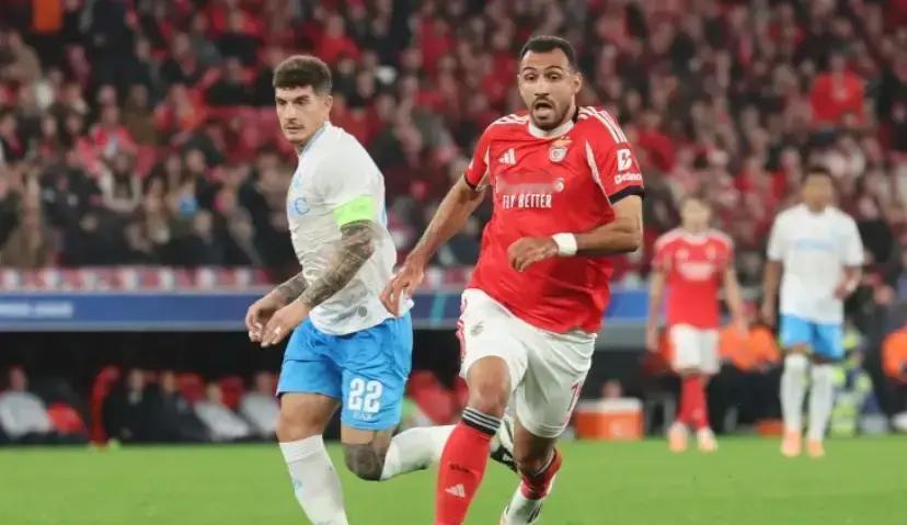 穆里尼奥做了一件所有教练都不敢想的事：他把那个被骂了半个赛季的“水货”前锋伊万尼