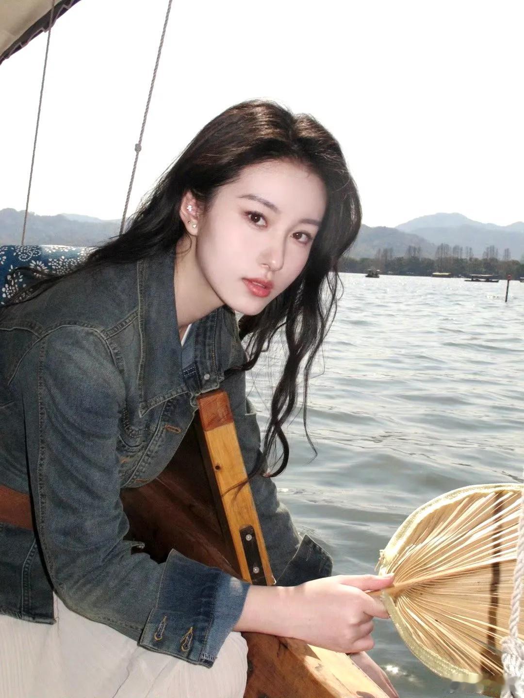 好清纯的梓莼妹妹[害羞]王梓莼娱乐