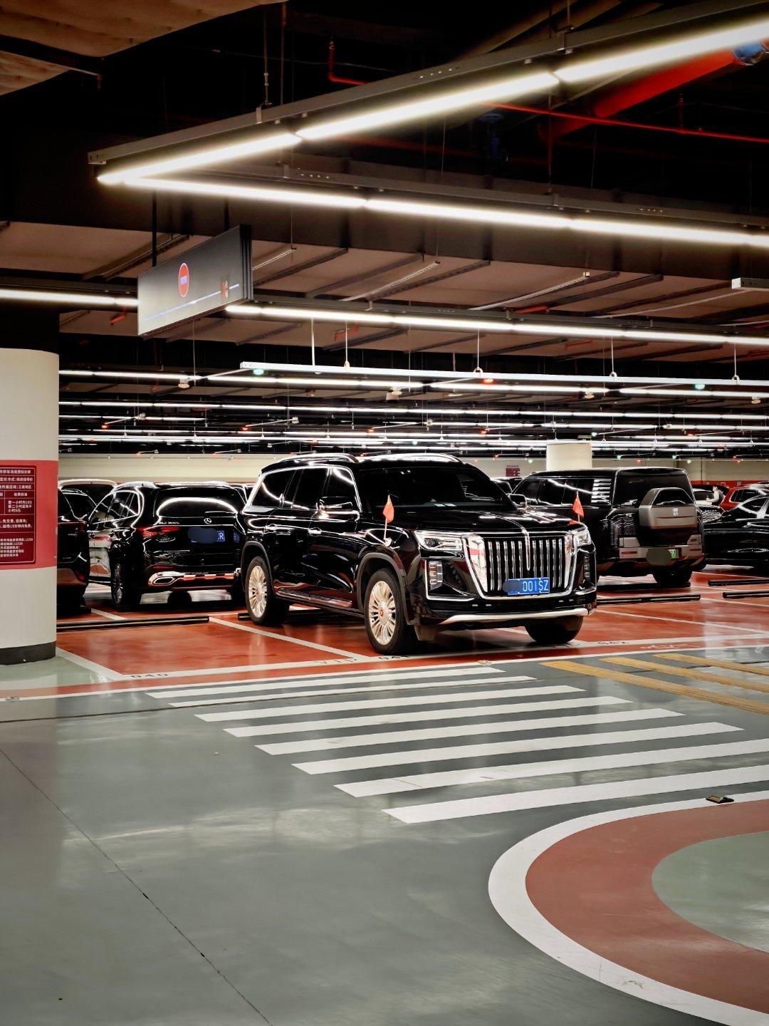 这车，再配上这个车牌，这就是深圳最顶的组合牛逼大v聊车