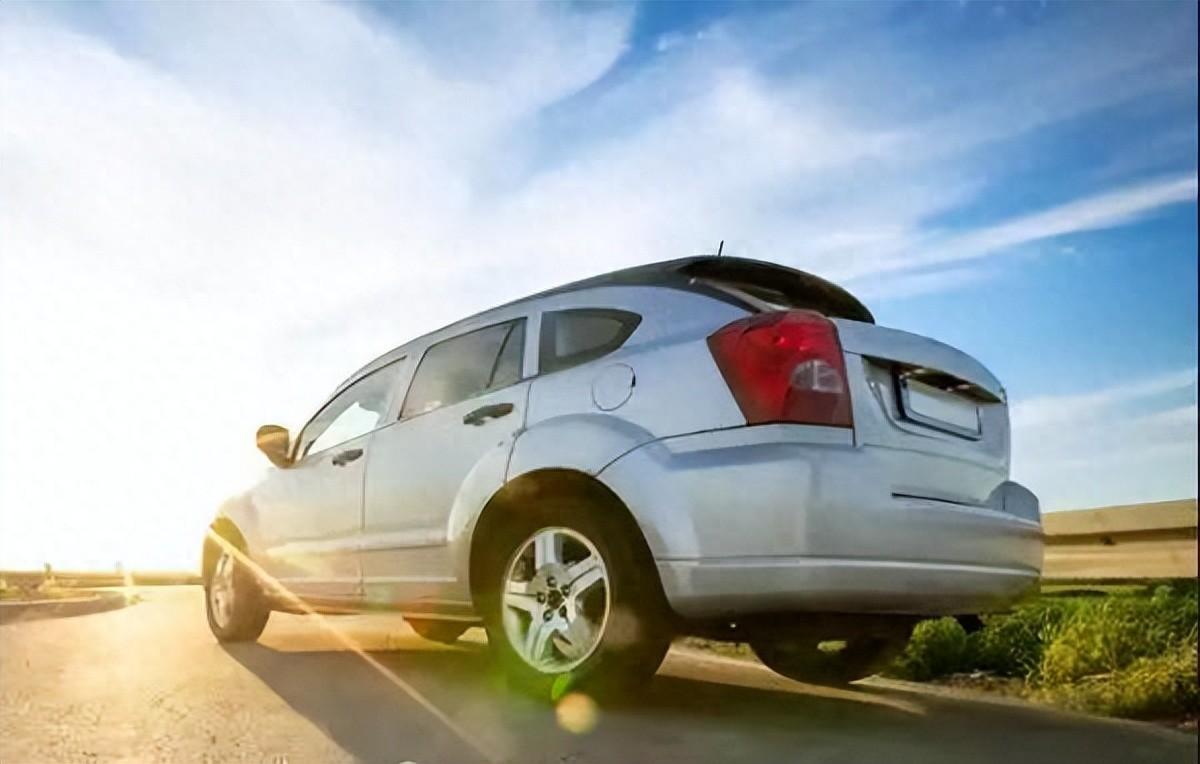 同样的车，同样的路，别人百公里6个油，你开就得9个10个。别人一脚油门轻快有力，