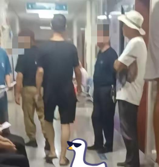 邻居嫂子说她都要愁死了，她老公今年已经住三次医院了，每天就是喝酒，从结婚到现在，