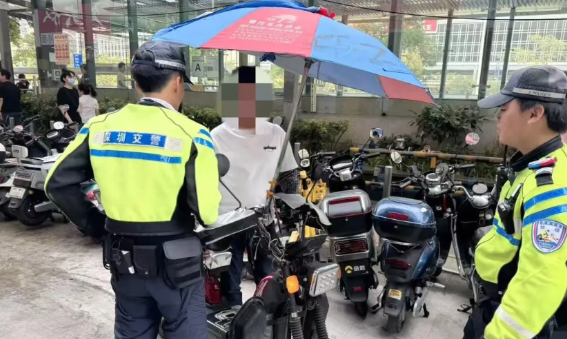 深圳终于对“摩的”下手了！“摩的”在深圳是一个矛盾体，市民短距离的出行需要摩的