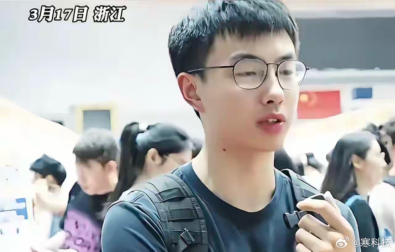前不久，一个浙大男生在招聘会说“只要50万就行”，结果被网友喷成筛子：“做梦呢？