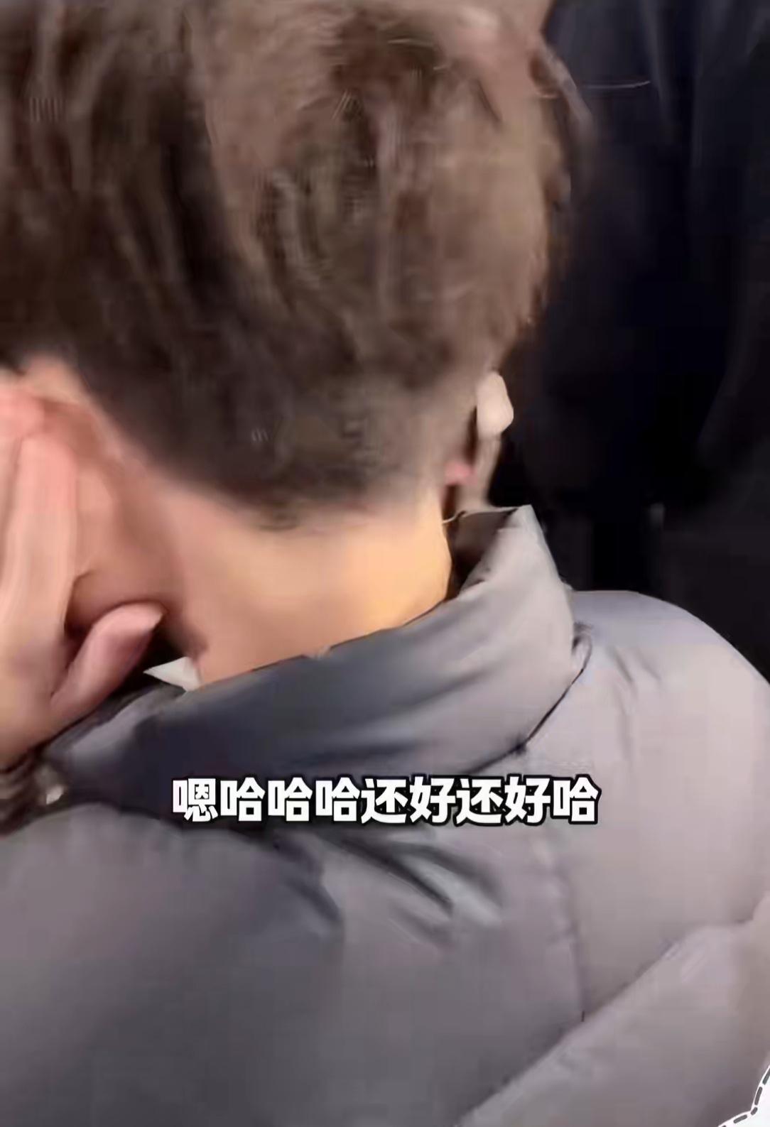 汪小菲的儿子小霖霖有了弟弟以后就等于有了一个新的玩伴，虽然两个小家伙相差七八岁，