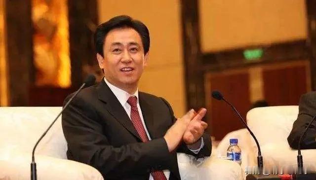 恒大2.4万亿的总负债中，欠银行其实只有2500亿元左右，对银行来说虽然不是毛毛