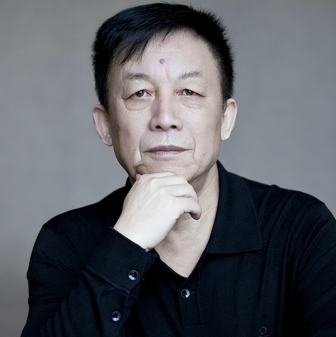 易中天戳破历史真相：弱，才是世间最大的原罪易中天说：“读懂历史不忍细看，你