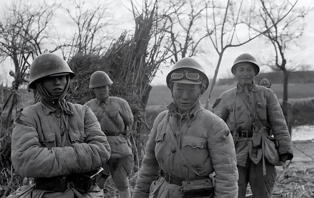 1942年，一战士在埋雷的时候突然尿急，便找了个地方解决。不料，这泡鸟竟杀死了鬼