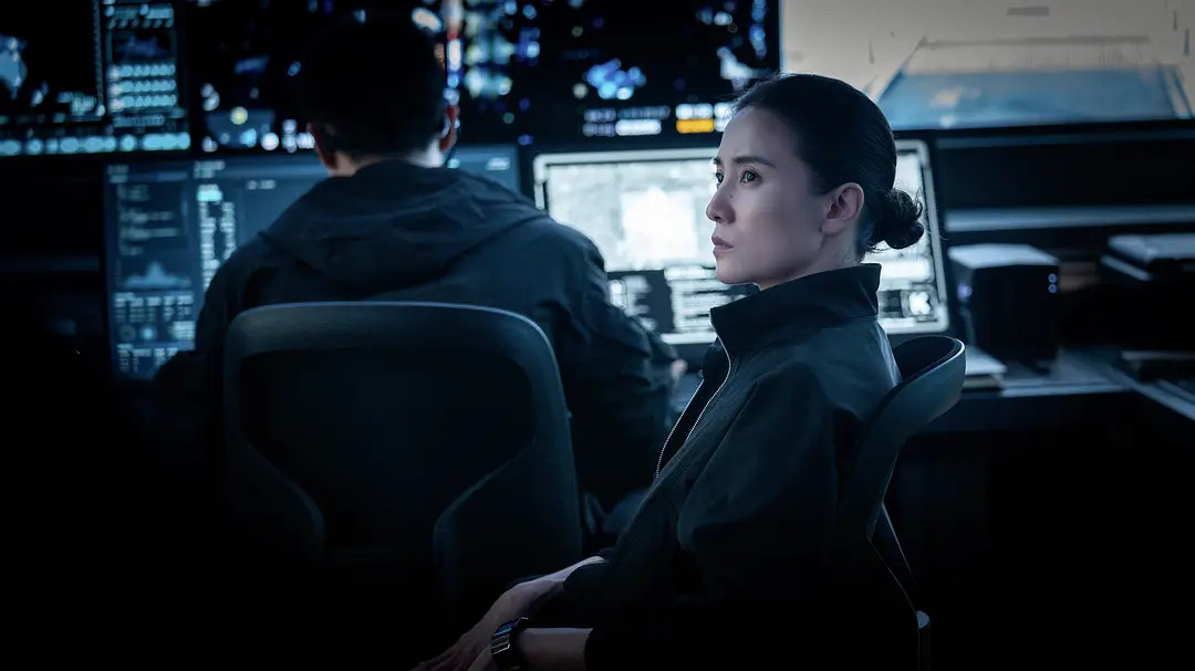 惊蛰无声反转《惊蛰无声》的反转不是那种“猜到谁是坏人”的爽，而是被拽进一个越缠