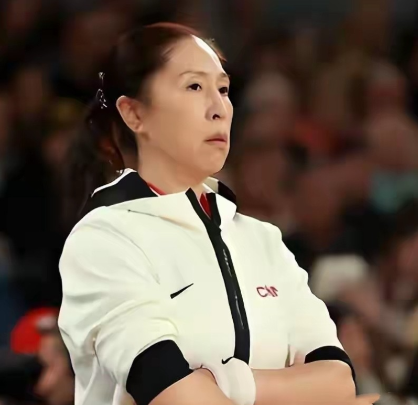 郑微指导：心系中国女篮，赛前仍不忘支招女篮对阵巴西女篮！这场比赛，女篮首要控制